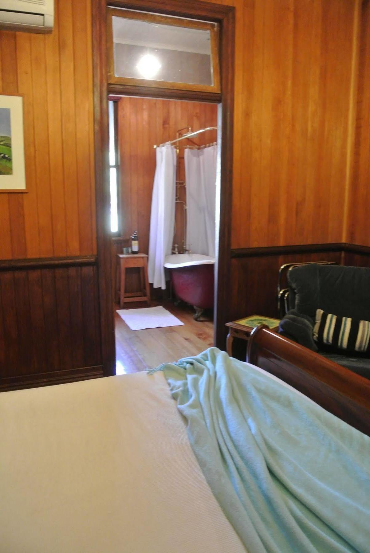 Wiss House Bed & Breakfast Kalbar Extérieur photo